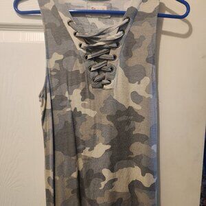 Camo tank
